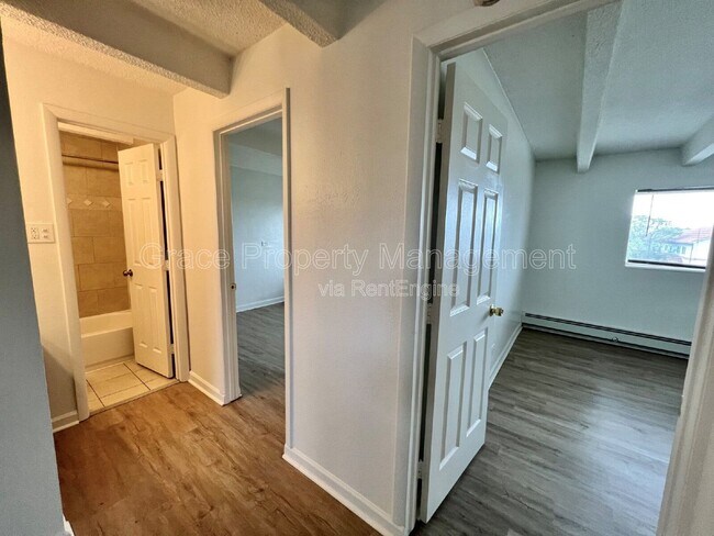 Building Photo - 1180 Yosemite St