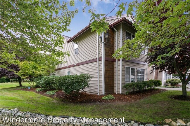 Building Photo - 2 br, 2 bath House - 647 W. Horton #235