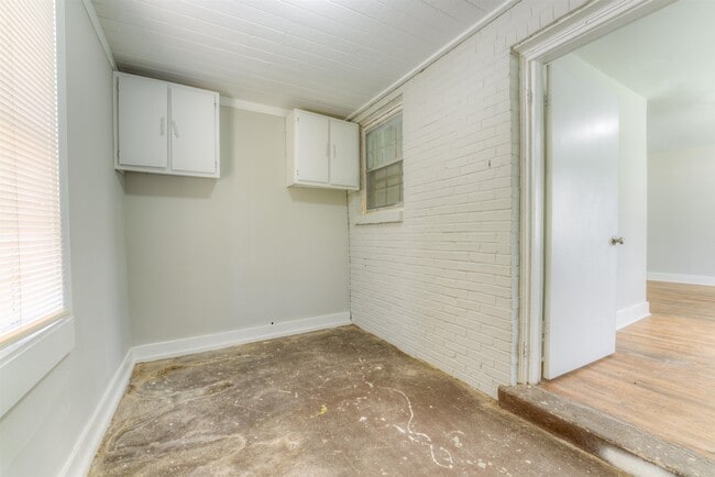 Building Photo - 1778 Edward Ave