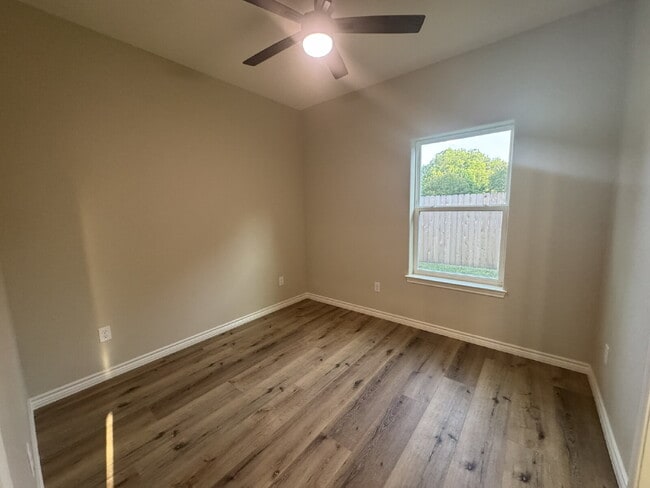 Building Photo - New 4BR/2.5BA Home – Perfect for Roommates, Walk to Campus!