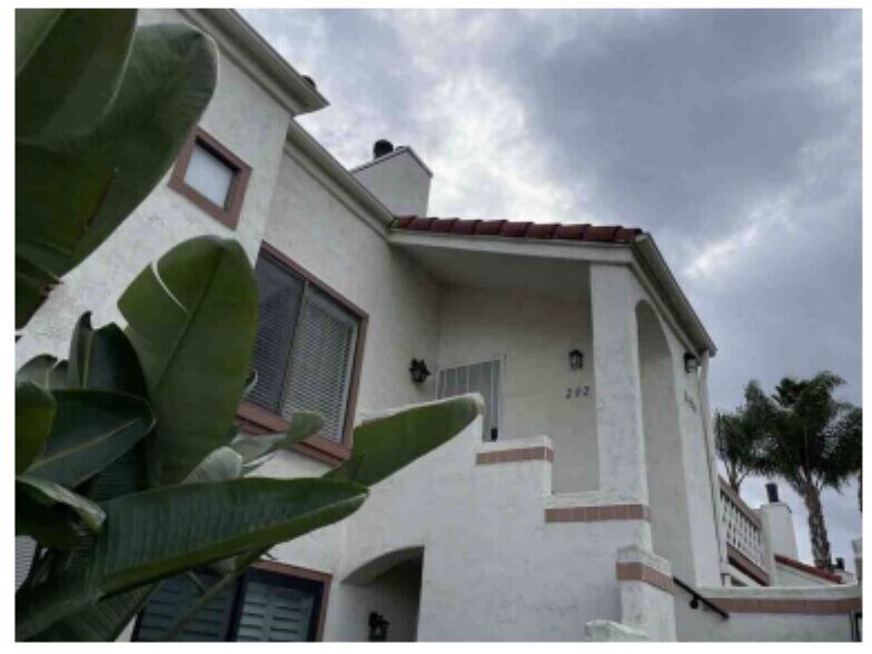 Building Photo - 9454 Twin Trails Dr