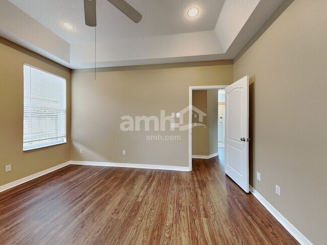 Building Photo - 1591 Crawford Dr