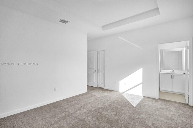 Building Photo - 2542 SE 29th St