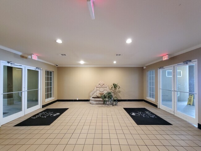 Building Photo - 7575 Kirby Dr