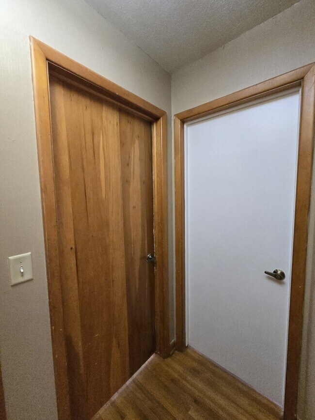 Building Photo - 902 N Colorado St