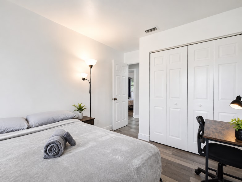 Building Photo - 4862 Andros Dr
