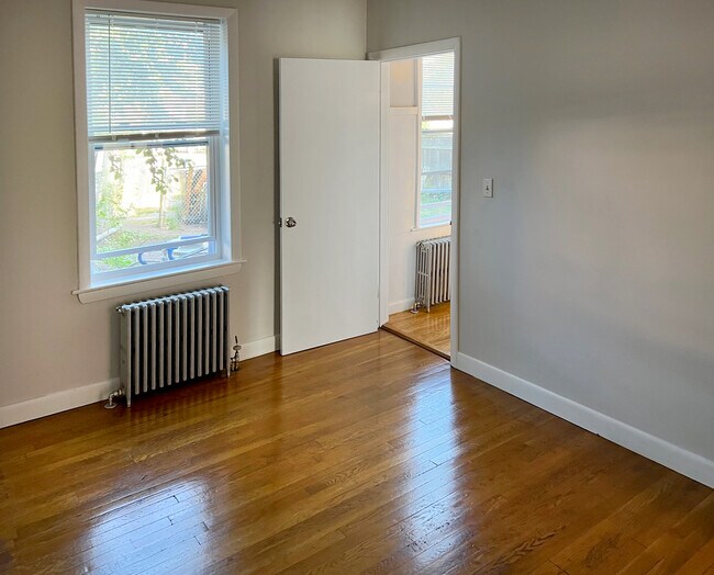 BED 2 - 154 Franklin St