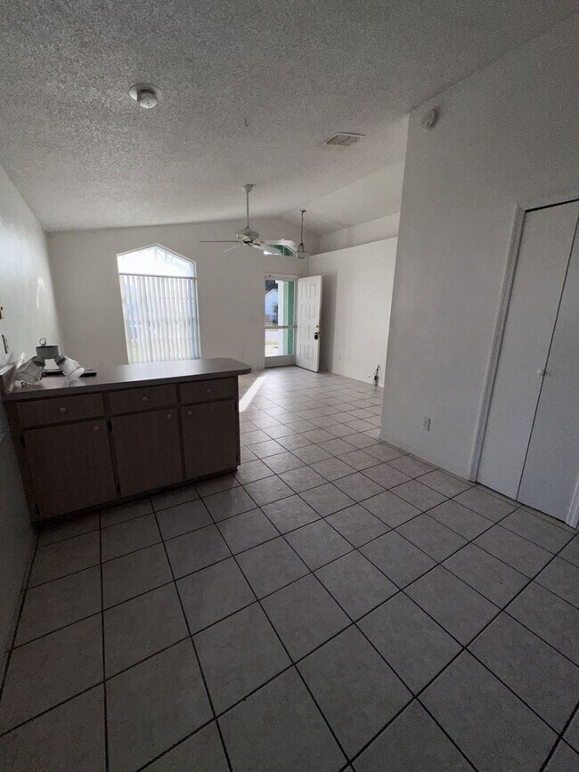 Building Photo - 3036 Patel Dr