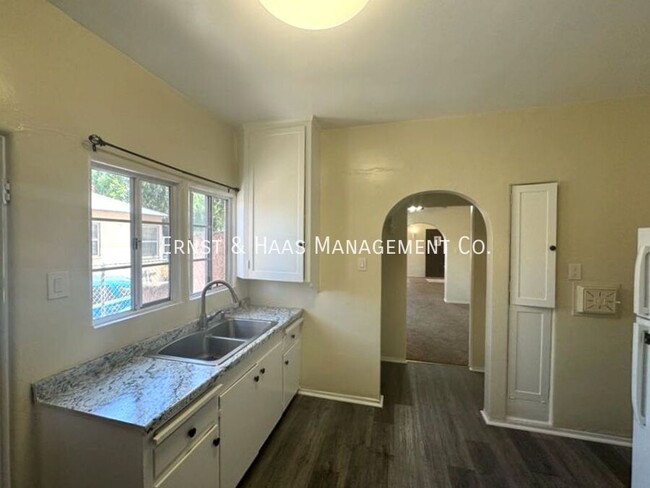 Building Photo - 1407 Olive Ave