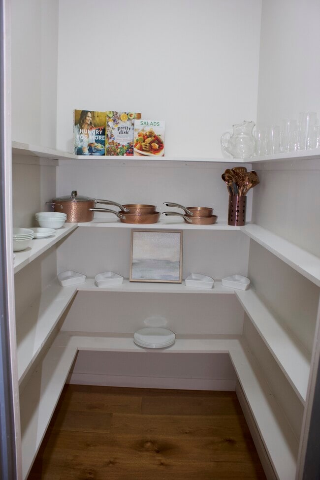 Pantry - 120 1st St SE
