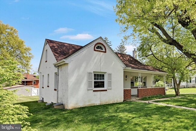 Building Photo - 27 Roselle Ave