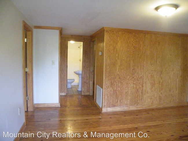 Building Photo - 1 br, 1 bath House - 21963 River Canyon Rd