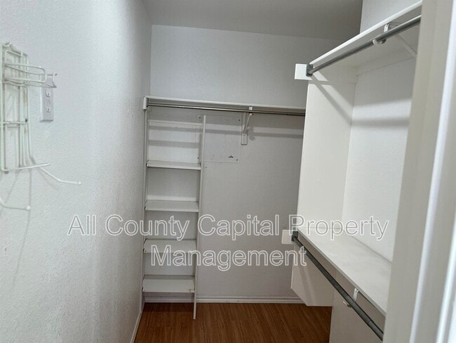 Building Photo - 15004 Antique Finish Dr