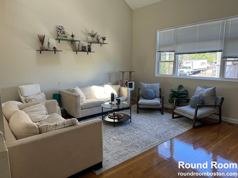 Building Photo - 137 Glenville Ave