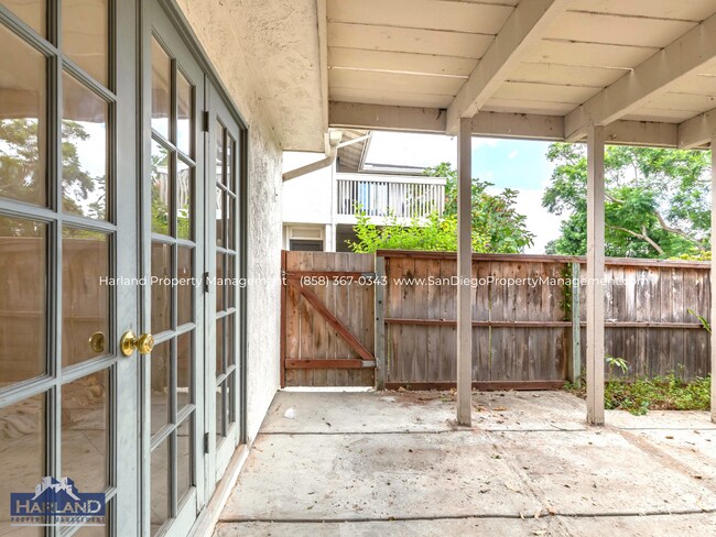 Building Photo - 3843 Camino Lindo