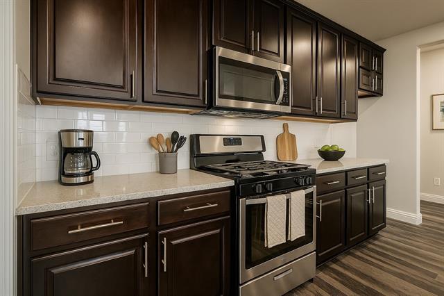 Building Photo - 930 Estelle Dr