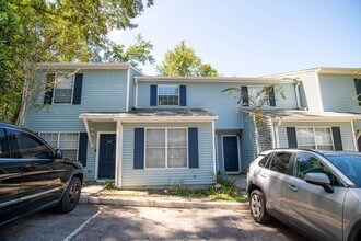Building Photo - 3 Bed / 3 Bath in The Timbers w/ Ammenities!