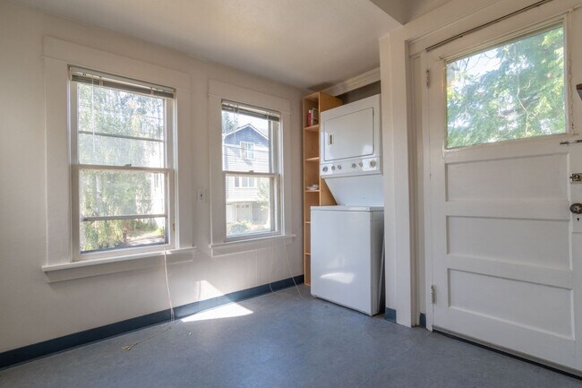 Building Photo - 5534 N Missouri Ave