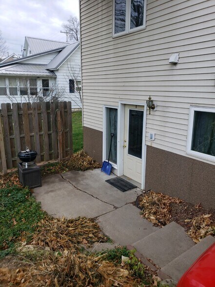 Building Photo - 521 1st St