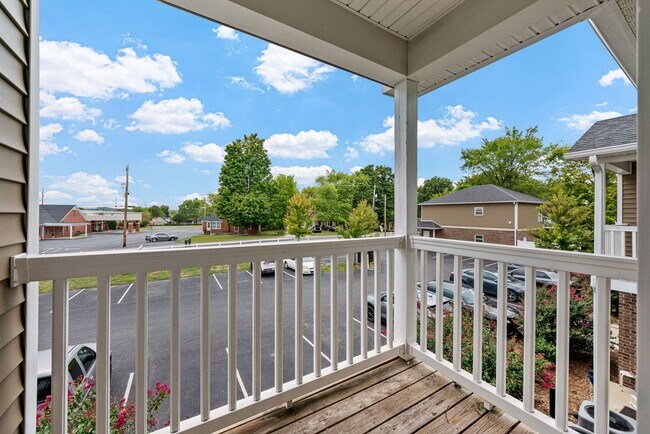 Building Photo - 1592 Collegeview Dr