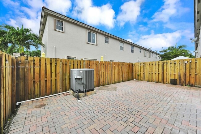 Building Photo - 22264 SW 93rd Ct