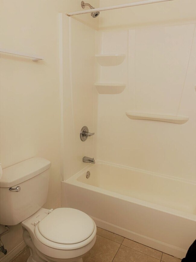 Building Photo - Available  Now…Fantastic 4 bed/2 bath home...