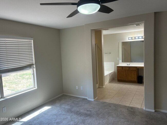 Building Photo - 16112 N 138th Dr