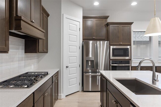 Building Photo - 626 Bay Breeze Dr