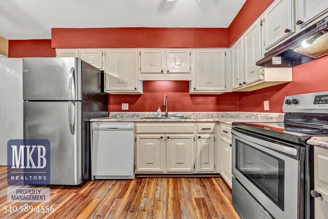 Building Photo - 5260 Crossbow Cir