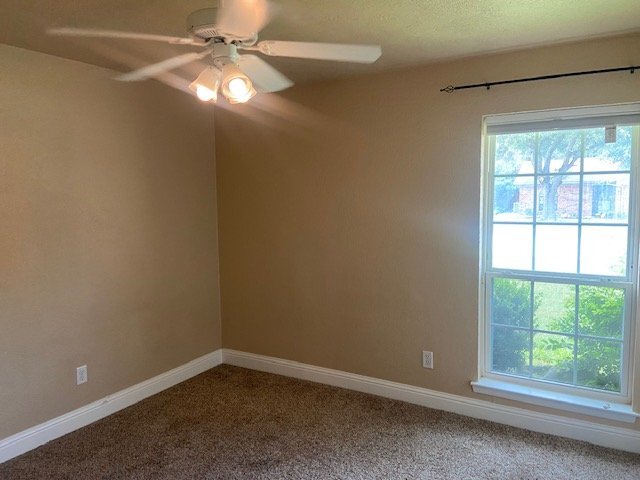 Building Photo - 6017 Hillcrest Dr