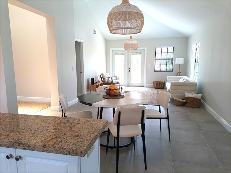 Building Photo - 13473 Fountain View Blvd