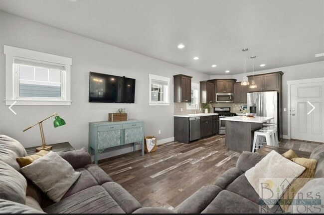 Building Photo - 1831 Island View Dr