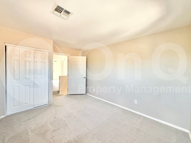 Building Photo - 3318 E Pinot Noir Ave