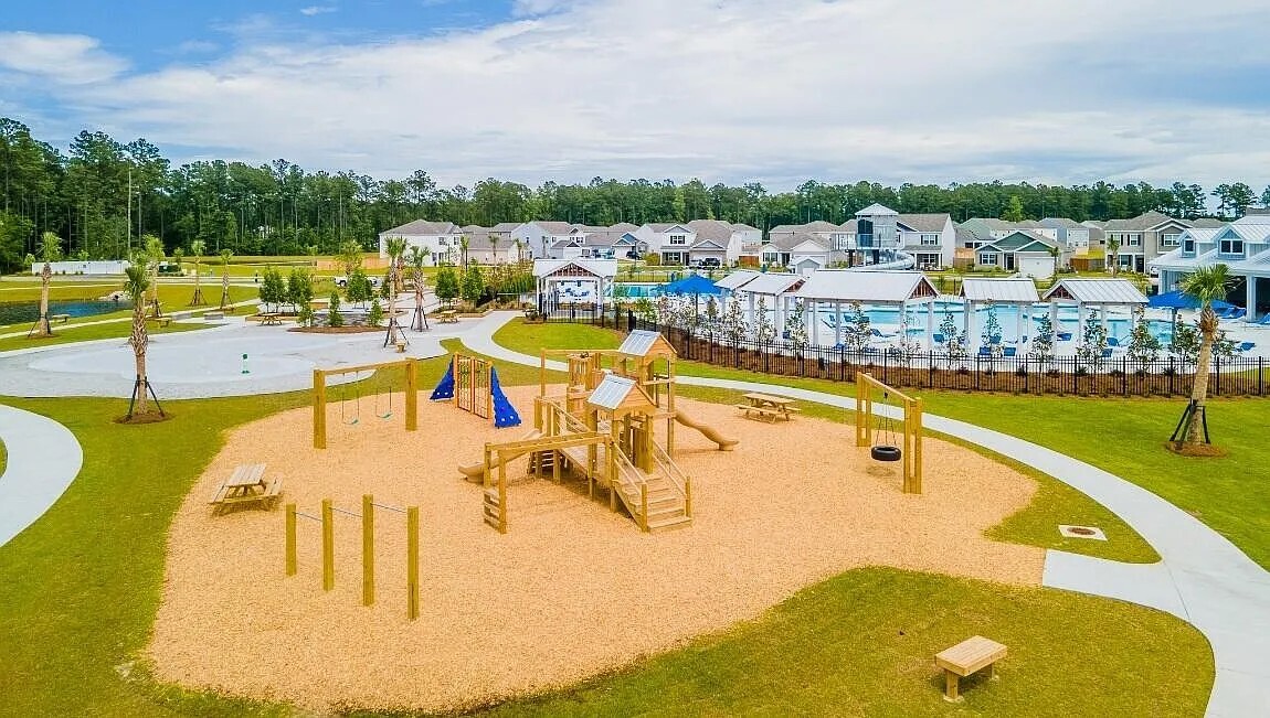 Community Playground - 941 Long Bluff Rd