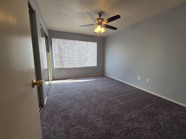 Building Photo - 2 Bed / 2 Bath Condo Rental with In-Unit Laundry & Community Pool
