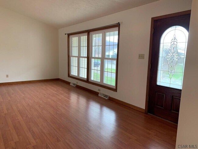 Building Photo - 133 Anderson Ln