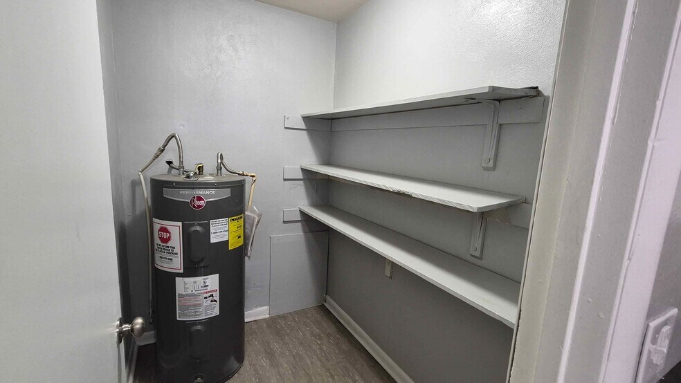 Building Photo - 262 E Nottingham Rd