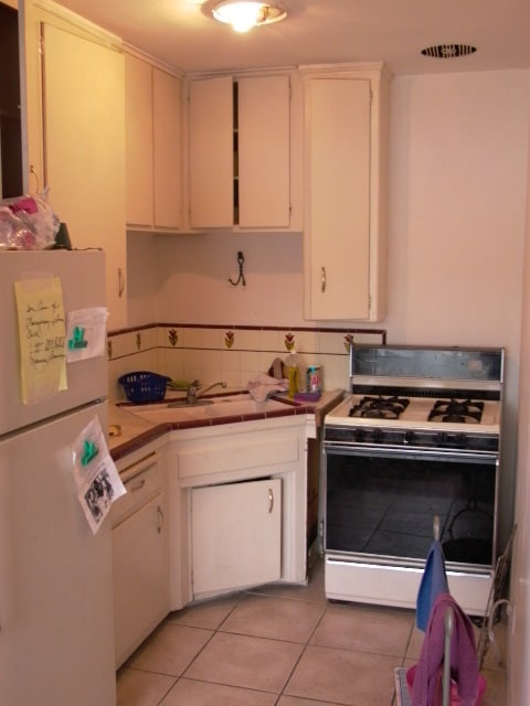 Building Photo - 4603 1/2 Marmion Way