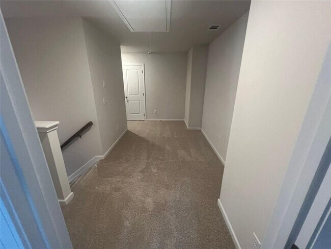 Building Photo - 127 Berry Dr