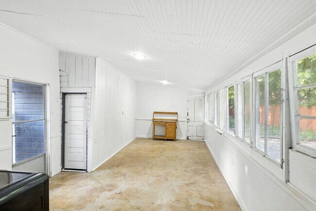Building Photo - 629 Delmar St