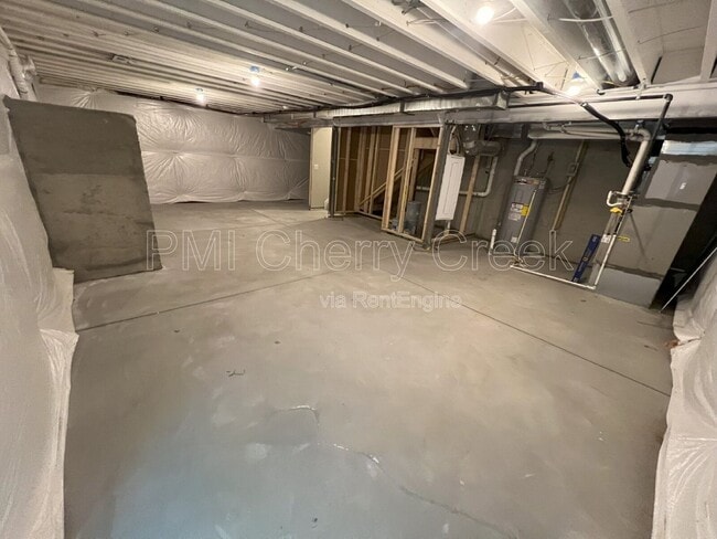 Building Photo - 741 N Tempe St