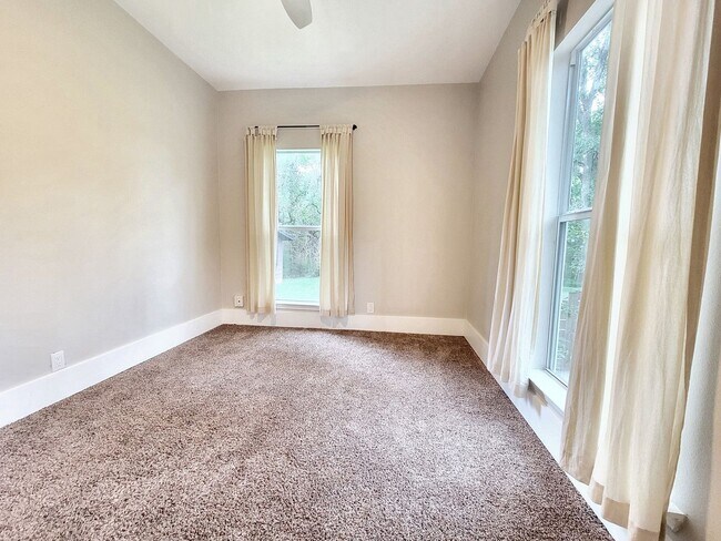 Building Photo - 5501 Downs Dr