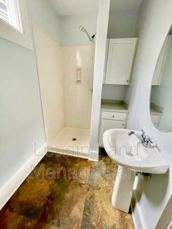 Building Photo - 25 Chapel St