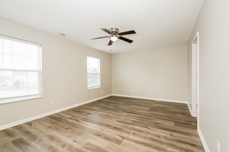 Building Photo - 524 Grassy Bend Dr