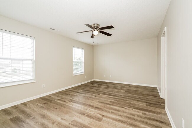 Building Photo - 524 Grassy Bend Dr
