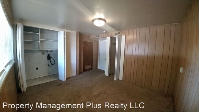 Building Photo - 4 br, 1.5 bath House - 1011 Yeager Dr