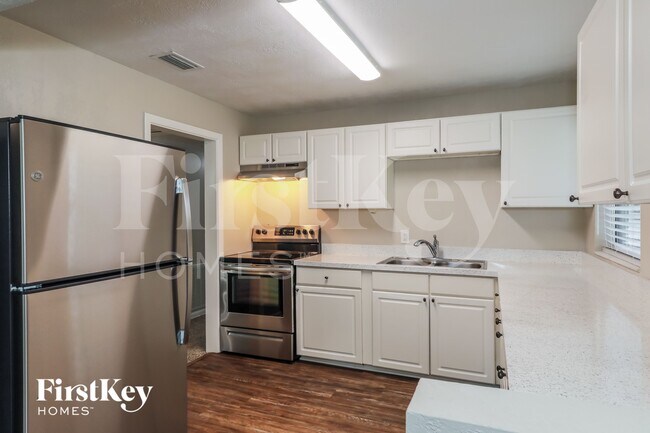 Building Photo - 3044 Yanlee Ln