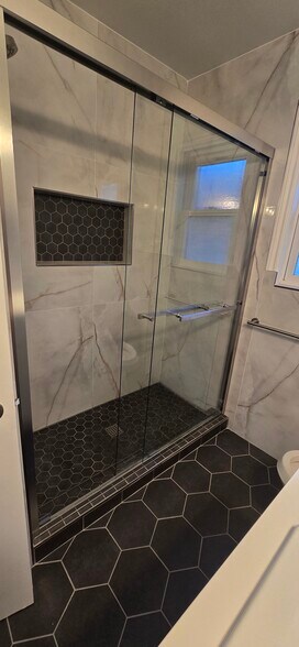 Building Photo - 2075 E Appleton St