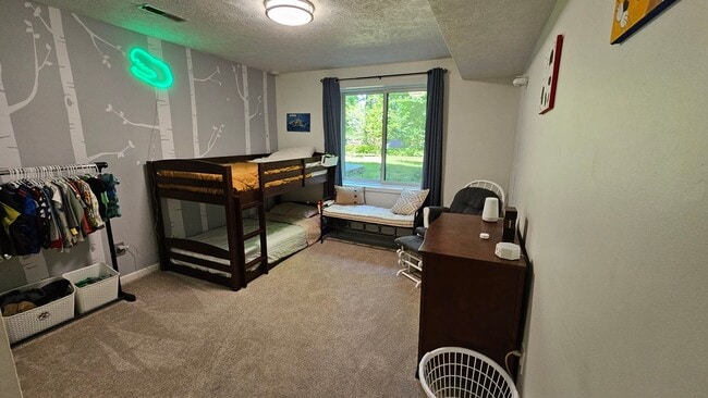 Building Photo - East Side Traverse City 3BR Home with Lake...
