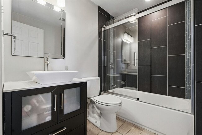 Building Photo - 3865 Howley St